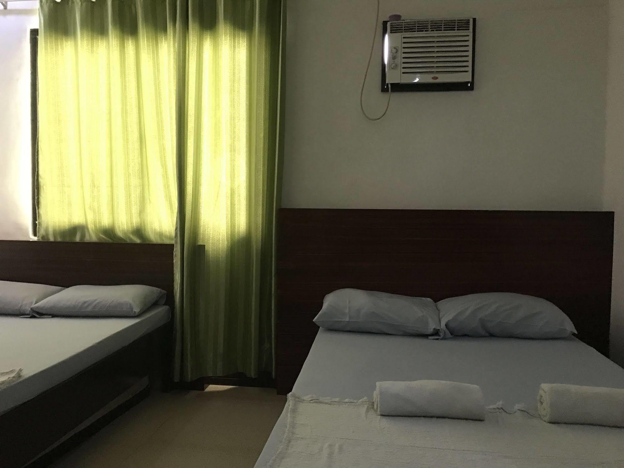 Ziur Inn Laoag Exterior photo