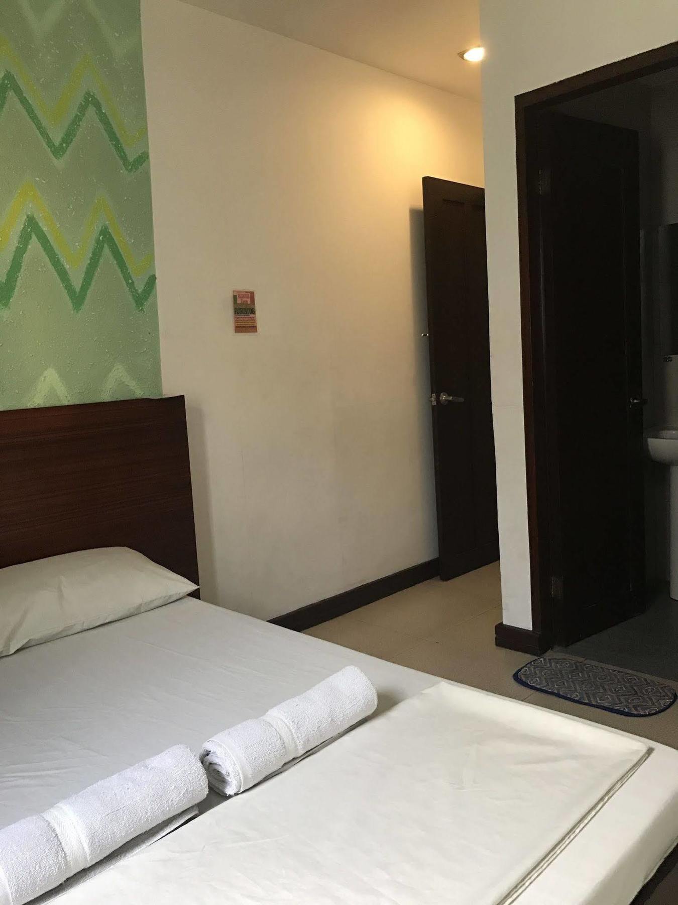 Ziur Inn Laoag Exterior photo