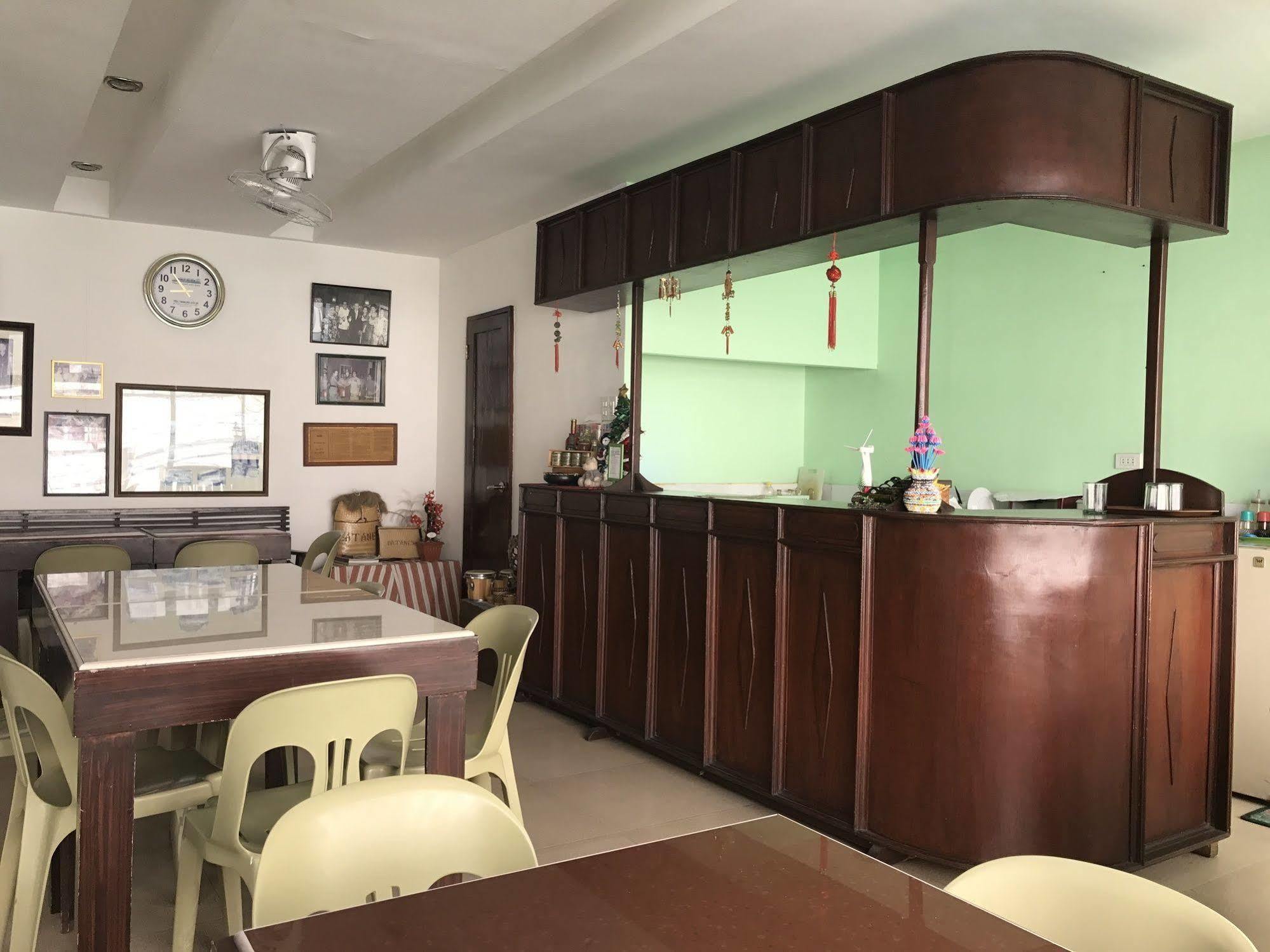 Ziur Inn Laoag Exterior photo