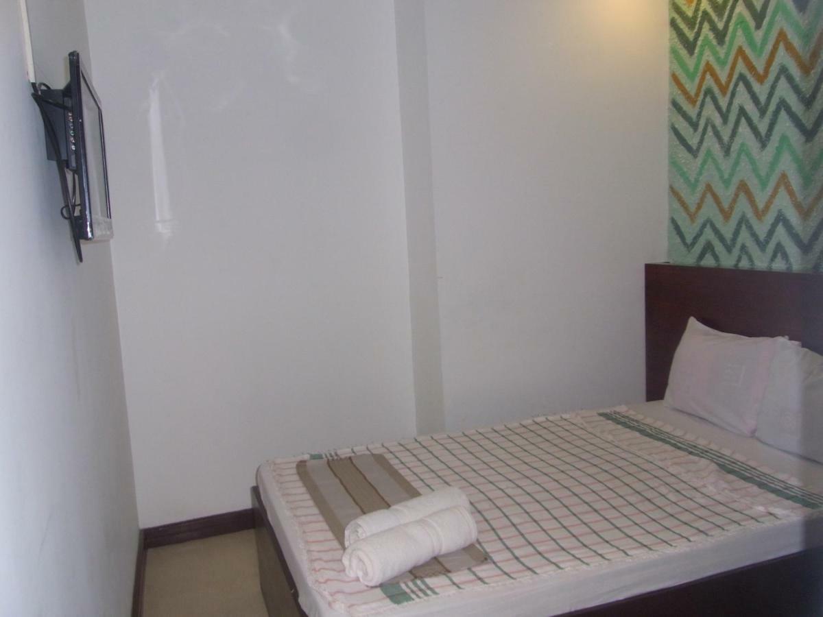 Ziur Inn Laoag Exterior photo